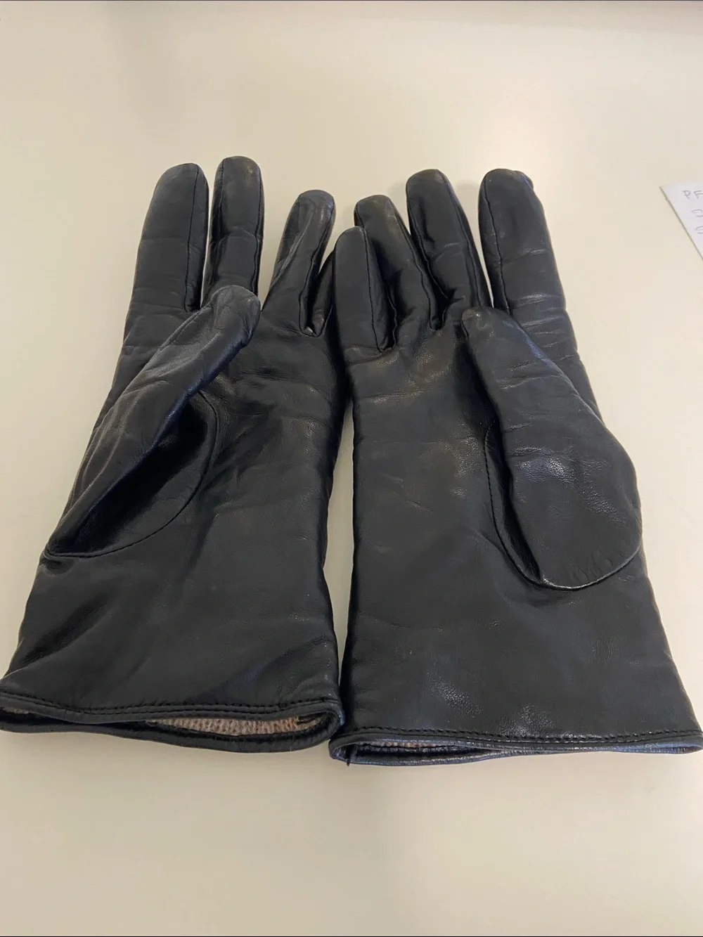 Coach Quilted Leather Bow And Heart Charm Gloves A1
